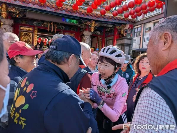 ▲立委陳亭妃5日騎鐵馬深入楠西、玉井等台南山區,傾聽農民對農水利建設的需求。(記者林東良翻攝,下同)