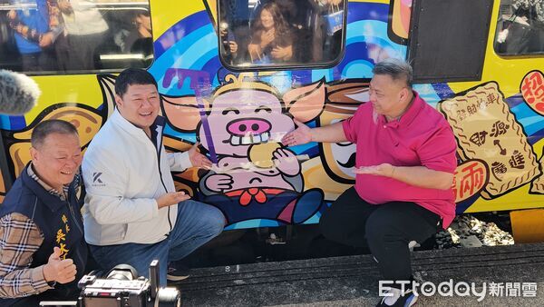 ▲集集線鐵路第一階段濁水至集集站5日通車復駛,「西遊記」彩繪列車首航,同步預告7月全線通車。(圖/記者高堂堯攝)