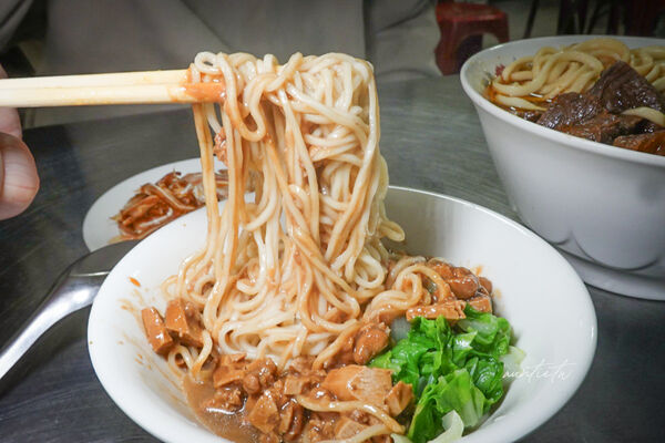 ▲▼內湖科技園區平價牛肉麵。(圖/部落客水晶安蹄提供)