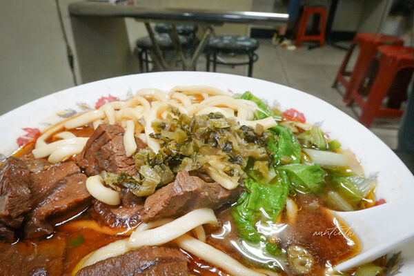 ▲▼內湖科技園區平價牛肉麵。(圖/部落客水晶安蹄提供)