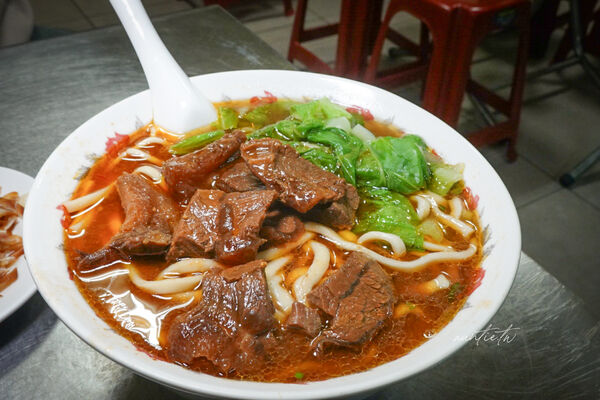 ▲▼內湖科技園區平價牛肉麵。(圖/部落客水晶安蹄提供)