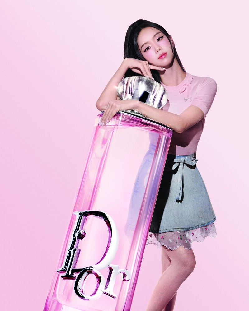 Dior Addict 癮誘系列美瘋了!讓 Jisoo 也愛不釋手的粉漾水光潤唇釉,小公主最愛的色號是這支