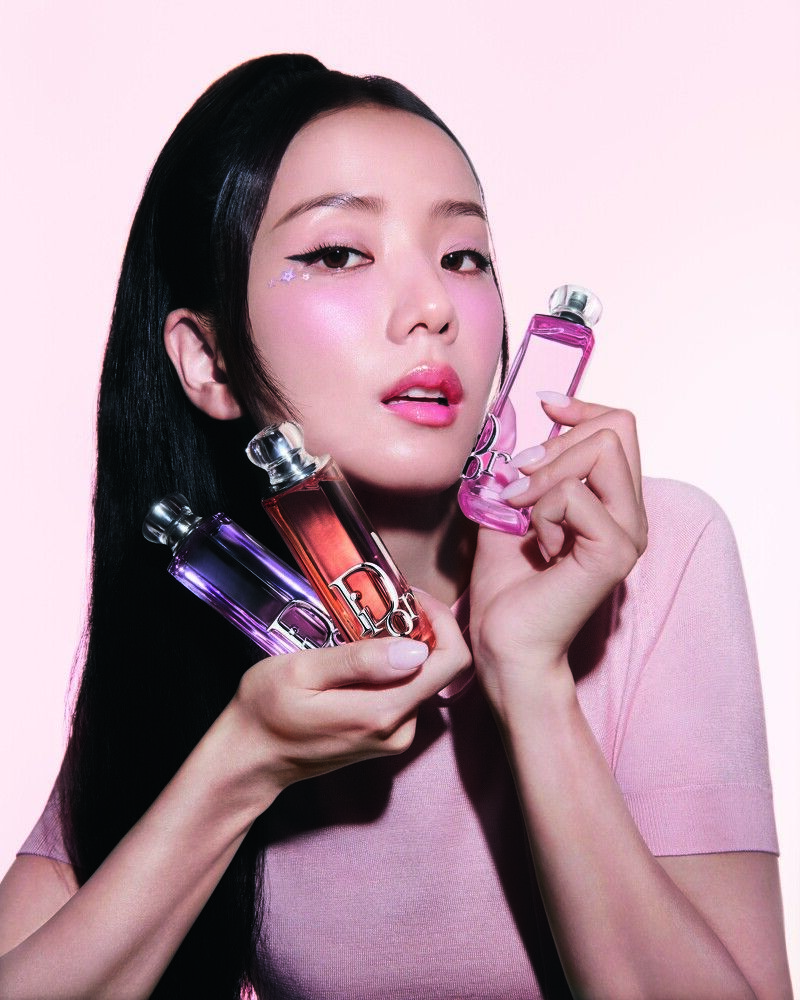 Dior Addict 癮誘系列美瘋了!讓 Jisoo 也愛不釋手的粉漾水光潤唇釉,小公主最愛的色號是這支