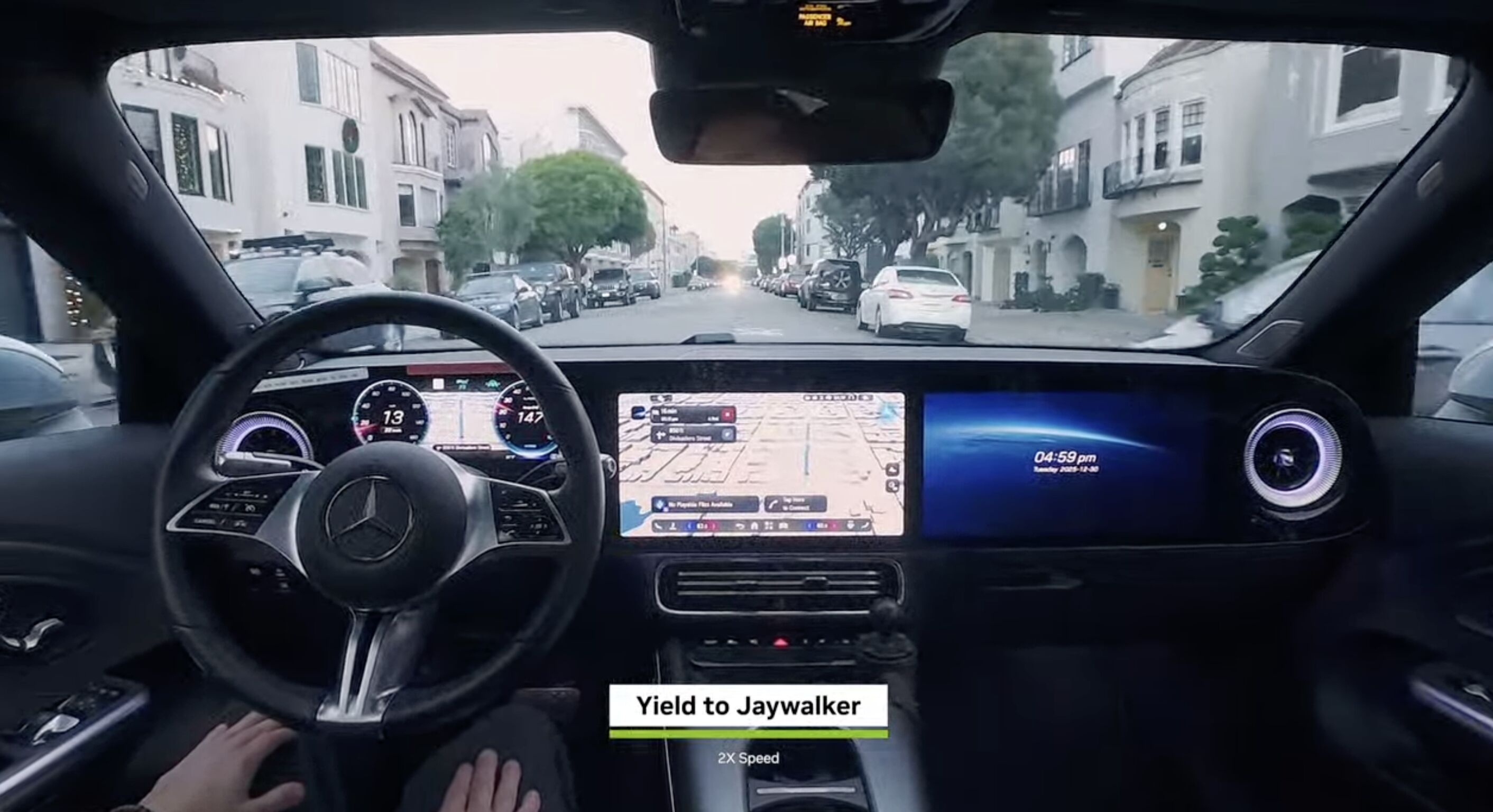 ▲黃仁勳展示賓士搭載輝達自駕系統。(圖/翻攝輝達YouTube直播,下同)