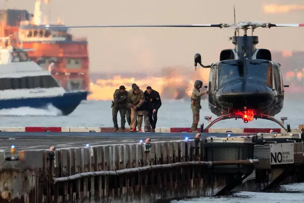 ▲▼馬杜洛前往紐約曼哈頓聯邦法院出庭受審。(圖/路透)