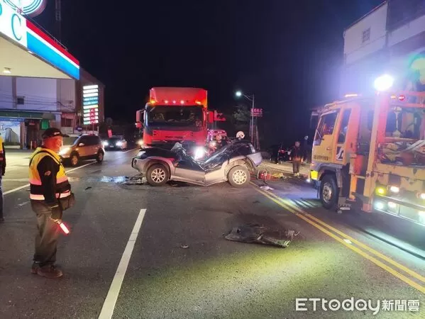 ▲▼台東縣大武鄉尚武加油站前死亡車禍。(圖/記者楊晨東翻攝)