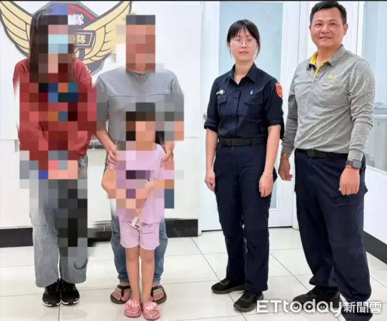 ▲東港警分局交通小隊長林俊豪助少女平安返家。(圖/記者陳崑福翻攝)