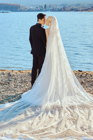 ▲陳漢典與Lulu在富士山周圍留下愛的足跡。(圖/天地合提供)