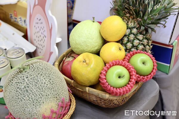 ▲韓國平澤市市長鄭長善率訪團出席「台韓農產食品經貿論壇」,與台南市深化農產與城市交流合作。(記者林東良翻攝,下同)