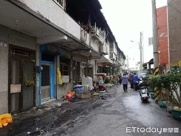 ▲▼花蓮市公所里幹事連夜清查,確認本次火警共有13戶居民受災。(圖/花蓮市公所提供,下同)