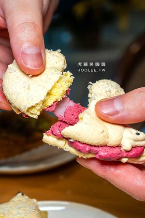 ▲▼高雄抹茶控必訪「兔思糖法式甜點」,超可愛北極熊馬卡龍,還有草莓蛋糕與現刷草莓抹茶。(圖/部落客虎麗提供)