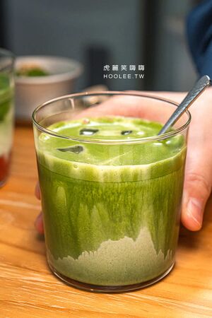 ▲▼高雄抹茶控必訪「兔思糖法式甜點」,超可愛北極熊馬卡龍,還有草莓蛋糕與現刷草莓抹茶。(圖/部落客虎麗提供)