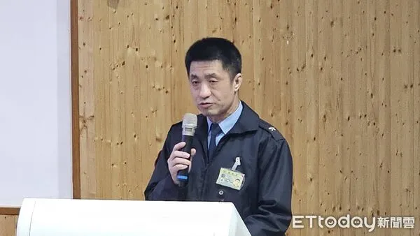 ▲▼飛官辛柏毅駕駛F-16V戰機失聯,空軍召開記者會說明狀況,空軍司令部督察長江義誠少將出席。(圖/記者呂佳賢攝)