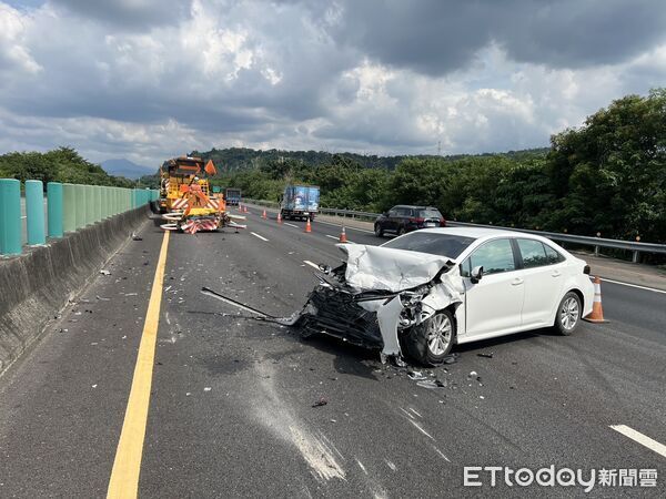 ▲去年國道多起意外!常見都是過度依賴輔助駕駛。(圖/資料照)