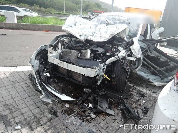 ▲去年國道多起意外!常見都是過度依賴輔助駕駛。(圖/資料照)