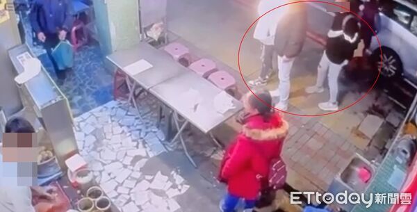 ▲▼高中生在基隆廟口夜市打工時,竟被當街擄走,3名涉案者是未成年學生。(圖/記者郭世賢翻攝)