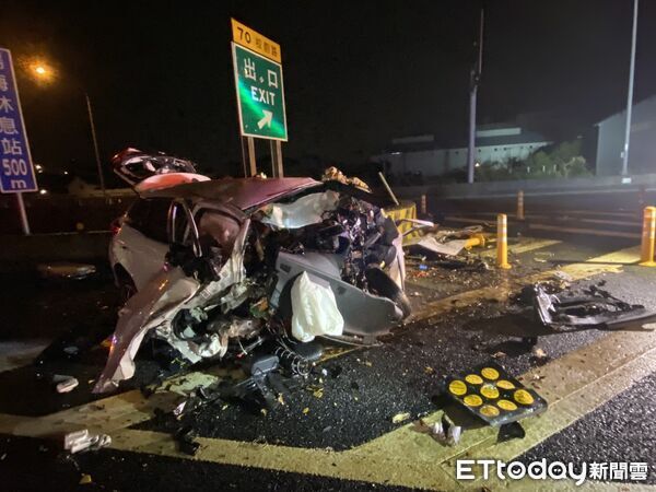 ▲▼國道五楊高架楊梅南向出口發生死亡車禍。(圖/記者沈繼昌翻攝)