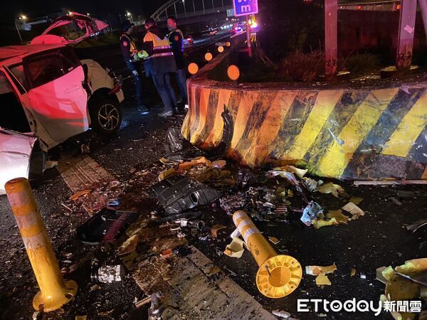 ▲▼國道五楊高架楊梅南向出口發生死亡車禍。(圖/記者沈繼昌翻攝)