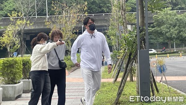 ▲▼ 林智勝、楊乃文、連靜雯、黃小柔夫妻、林智勝、修杰楷、王偉忠夫婦。(圖/徐文彬攝)