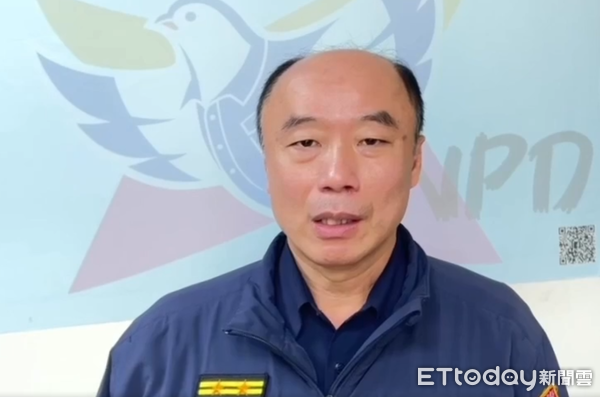 ▲台南市縣城隍廟凌晨遭人闖入破壞,廟前儀杖與令旗受損,警方已介入調查。(記者林東良翻攝,下同)