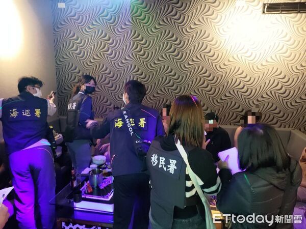 ▲▼ 移民署破獲跨國色情仲介集團兩日共查獲24名外籍坐檯女子 。(圖/移民署南區事務大隊嘉義縣專勤隊提供)