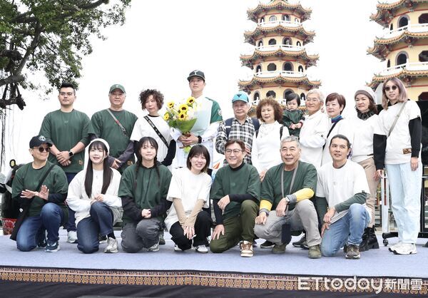 ▲▼ 黃子鵬加盟儀式。(圖/記者黃克翔攝)