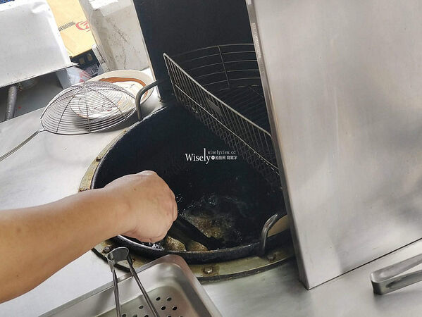 ▲▼宜蘭「文昌春捲」,隱藏版美食手工炸燒賣,金紙店阿嬤的古早味辦桌菜。(圖/部落客WISELY提供)