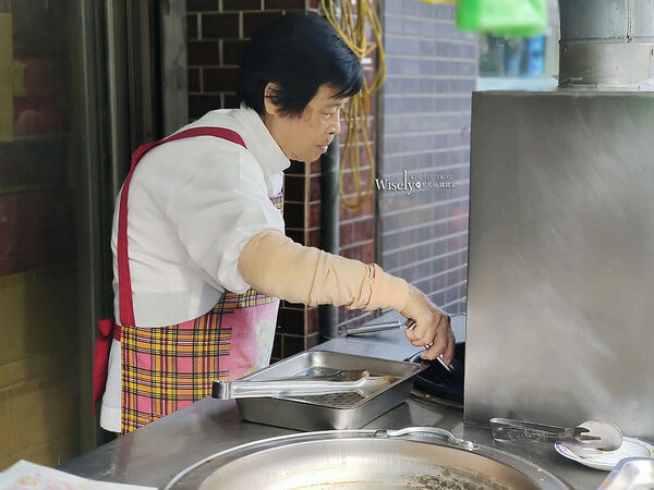 ▲▼宜蘭「文昌春捲」,隱藏版美食手工炸燒賣,金紙店阿嬤的古早味辦桌菜。(圖/部落客WISELY提供)