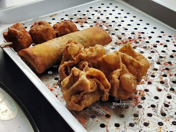 ▲▼宜蘭「文昌春捲」,隱藏版美食手工炸燒賣,金紙店阿嬤的古早味辦桌菜。(圖/部落客WISELY提供)