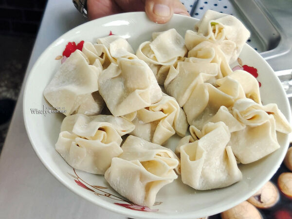 ▲▼宜蘭「文昌春捲」,隱藏版美食手工炸燒賣,金紙店阿嬤的古早味辦桌菜。(圖/部落客WISELY提供)