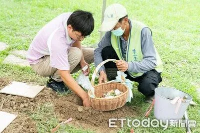 ▲▼台中市政府推動多元殯葬政策有成,去年環保葬比例已達18%。(圖/台中市政府提供,下同)