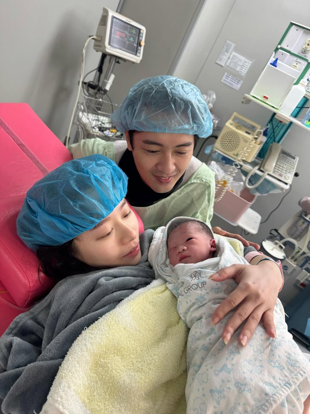 ▲▼《黃金歲月》吳政勳當爸了!兒提早報到「3分鐘就出生」。(圖/翻攝自Instagram/vancewu1122)