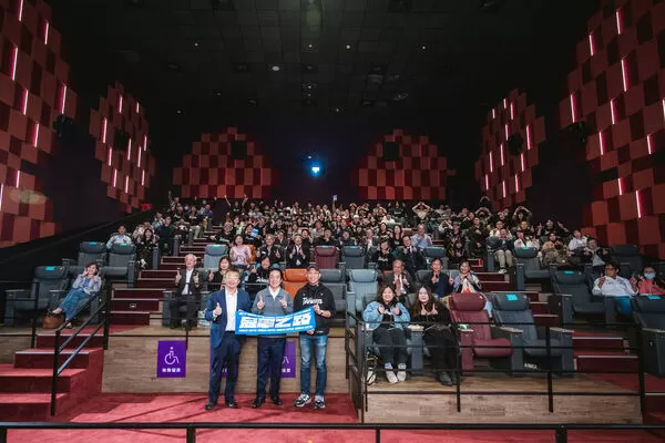 ▲總統賴清德鼓勵大家進戲院看紀錄片《冠軍之路》。(圖/牽猴子提供)