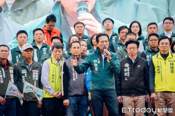 ▲林俊憲佳里造勢活動湧入上萬人,展現大北門團結氣勢。(記者林東良翻攝,下同)