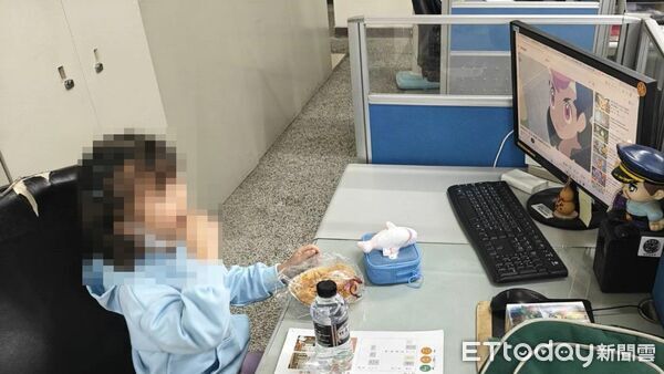 ▲「阿北叫不起來」男疑天冷心肌梗塞倒車內 6歲女童機警求救。(圖/記者游瓊華翻攝)