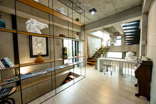 ▲▼墾丁巷弄裡的美式度假住宿。(圖/部落客黑皮提供)