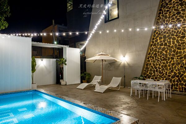 ▲▼墾丁巷弄裡的美式度假住宿。(圖/部落客黑皮提供)