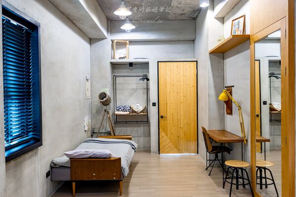 ▲▼墾丁巷弄裡的美式度假住宿。(圖/部落客黑皮提供)