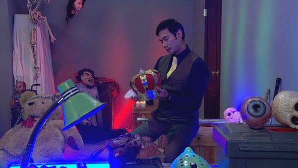 ▲亮哲在《百味人生》中,被關進「壓力房」。(圖/三立提供)