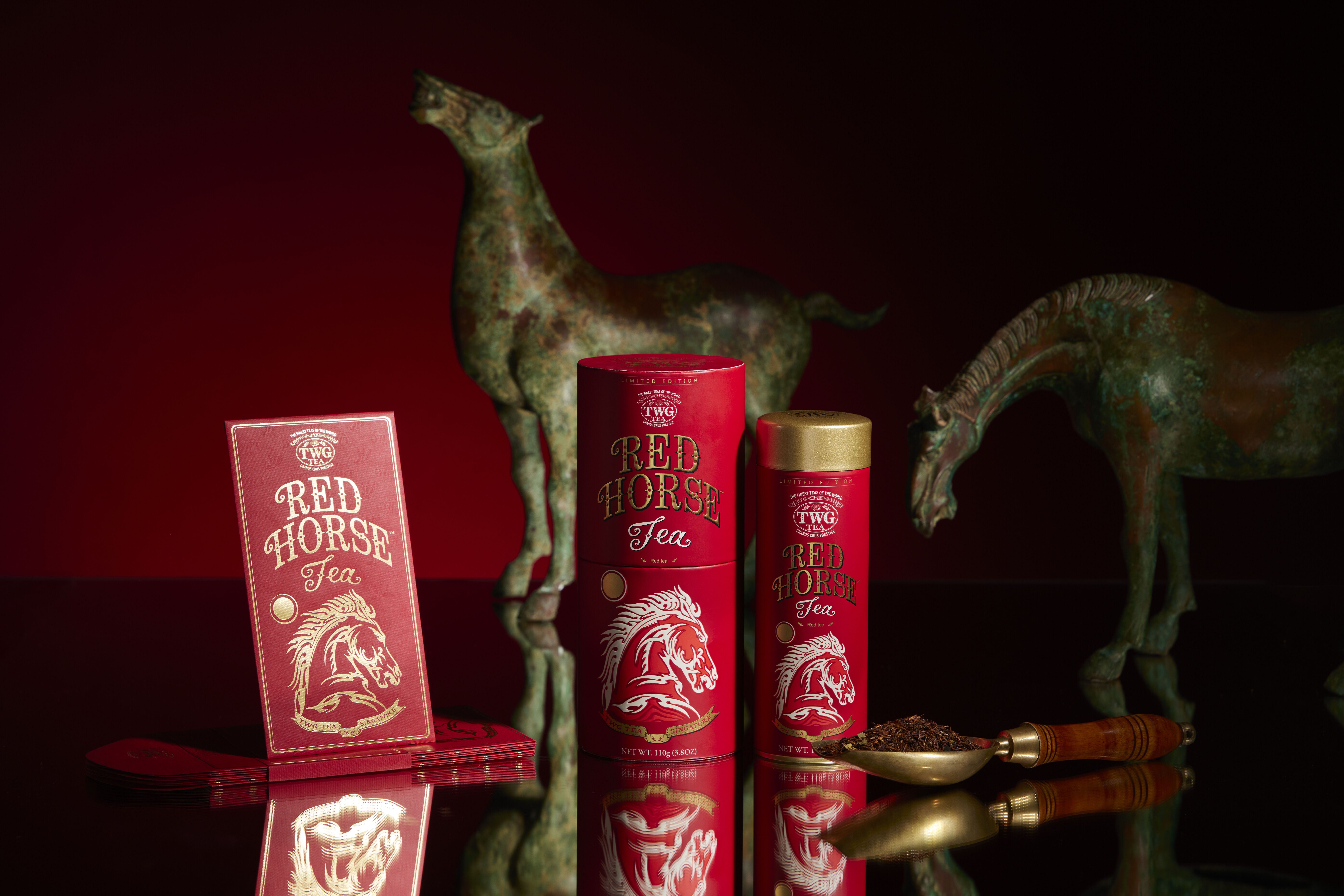 ▲新春茶禮TWG Tea赤馬迎禧果香濃,王德傳丙午新春飄台灣味。(圖/品牌提供)