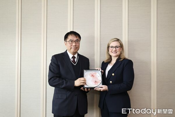 ▲美國鳳凰城市長蓋蕾歌11日率團訪問台南,與市長黃偉哲會談交流,象徵台美城市外交持續深化。(記者林東良翻攝,下同)