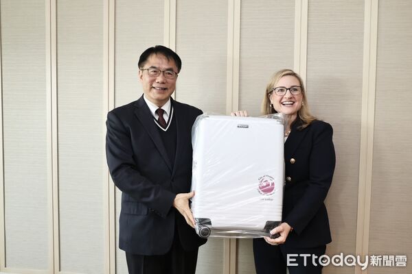 ▲美國鳳凰城市長蓋蕾歌11日率團訪問台南,與市長黃偉哲會談交流,象徵台美城市外交持續深化。(記者林東良翻攝,下同)