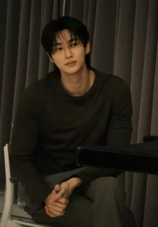 ▲▼喜歡他16年!鐵粉結婚當日收大禮 邊佑錫親自送「驚喜」文字暖哭。(圖/翻攝自邊佑錫IG、X)