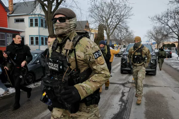 ▲▼美國邊境巡邏隊(U.S. Border Patrol)進駐美國明尼蘇達州州明尼阿波利斯(Minneapolis)。(圖/達志影像/美聯社)