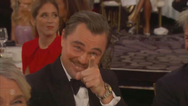 ▲李奧納多當眾被主持人虧「女友不超過30歲。(圖/翻攝自網路)