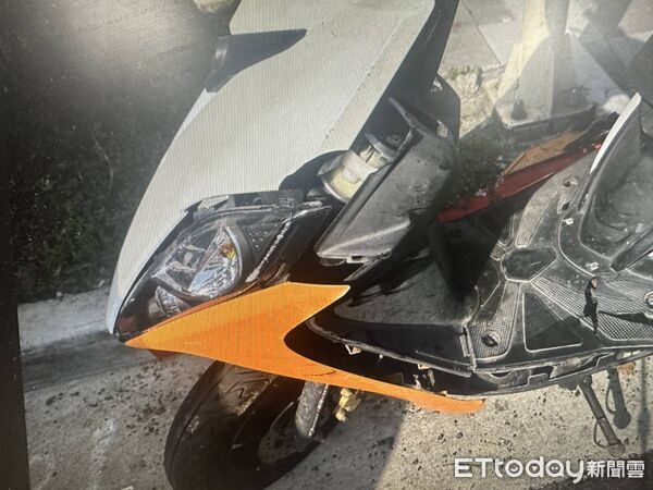 ▲11日上午北市中山區北安路發生機車路口鬼切遭後方車輛追撞意外。(圖/記者張君豪翻攝)