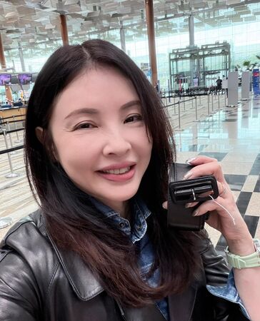 ▲▼何如芸近日飛新加坡,意外丟失愛物,3天後在機場櫃台驚喜領回。(圖/翻攝自臉書)