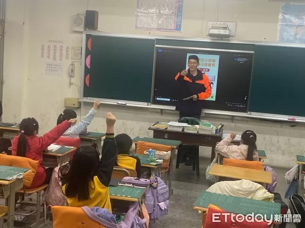 ▲魚池消防分隊赴魚池國小進行電氣使用安全防火宣導,分享「5不1沒有」電氣使用安全口訣。(圖/記者高堂堯翻攝,下同)