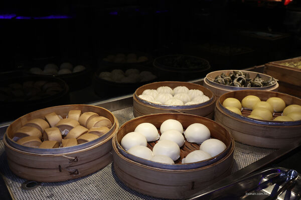 ▲▼台南桂田酒店自助式早餐「阿力海百匯餐廳」,早餐就把台南味通通吃滿。(圖/部落客台南好FOOD遊提供)