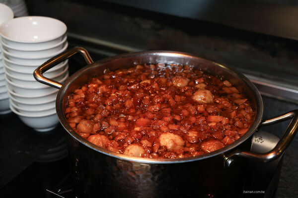 ▲▼台南桂田酒店自助式早餐「阿力海百匯餐廳」,早餐就把台南味通通吃滿。(圖/部落客台南好FOOD遊提供)